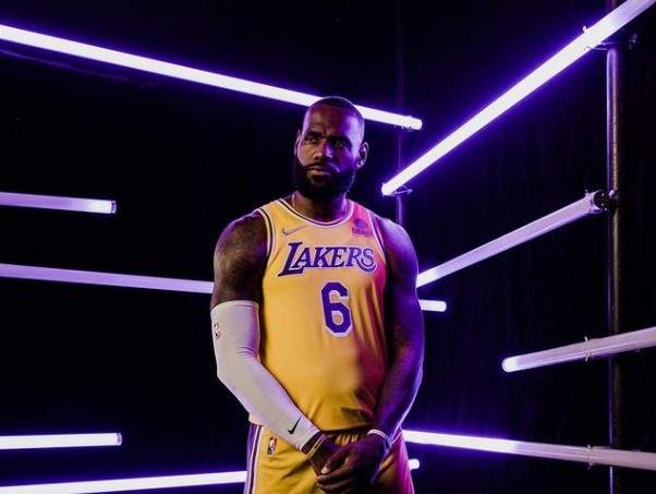 Lebron James, în echipamentul echipei sale