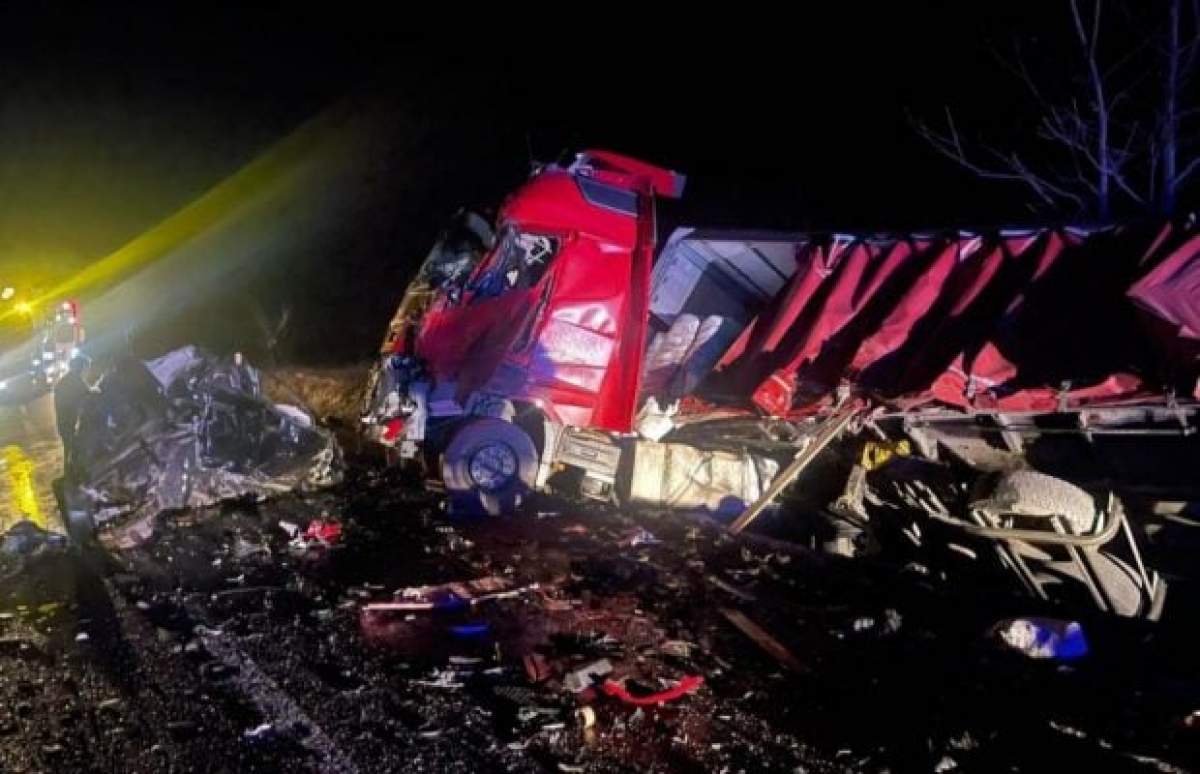 Tragedie fără margini în Caraș-Severin! Patru persoane au murit după impactul dintre două TIR-uri și un autoturism