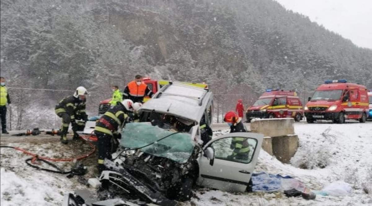 Accident mortal în Sibiu! Două persoane și-au pierdut viața, după ce un autoturism și un autobuz s-au izbit frontal
