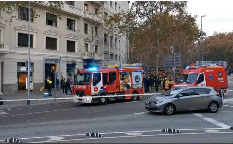 Primarul Barcelonei, primele declarații după ce o româncă și copiii ei au murit într-un incendiu devastator, într-o sucursală abandonată: ”Condiții mizere” / FOTO