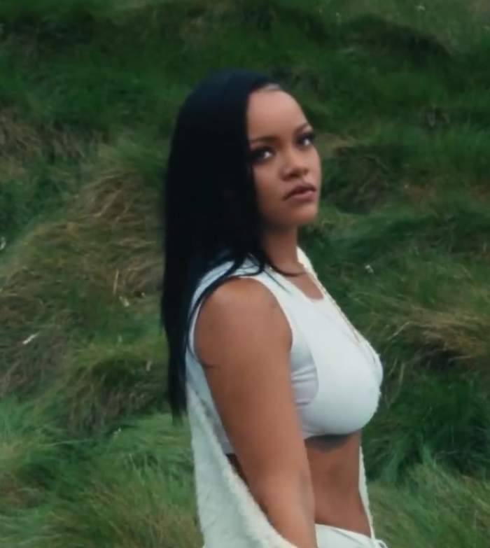 Rihanna, numită erou național în Barbados. Cum s-a prezentat cântăreața la ceremonie / FOTO