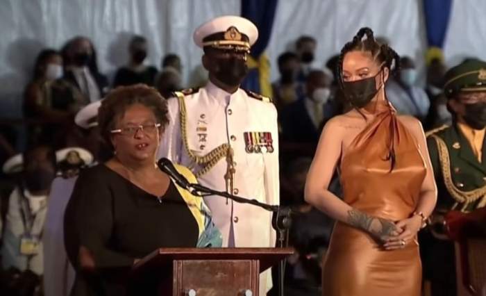 Rihanna, numită erou național în Barbados. Cum s-a prezentat cântăreața la ceremonie / FOTO