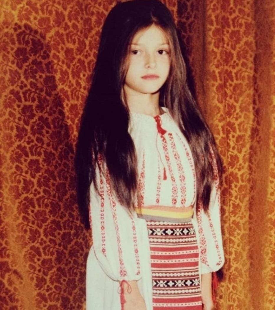 Cum arăta Alina Pușcaș pe când era doar o copilă. Prezentatoarea de la Te Cunosc de Undeva și-a impresionat fanii / FOTO