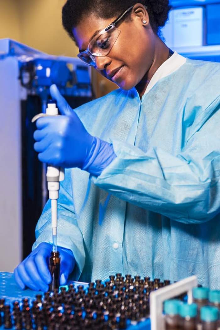 Tulpina Omicron ar fi apărut prima dată în Nigeria. Noua variantă de coronavirus, depistată încă din octombrie