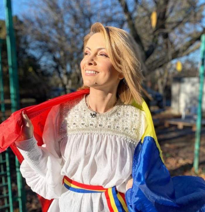 Simona Gherghe, cu tricolorul la purtător! Prezentatoarea TV a recunoscut cât de mult își iubește țara: ”Zâmbetul pruncilor mei” / FOTO