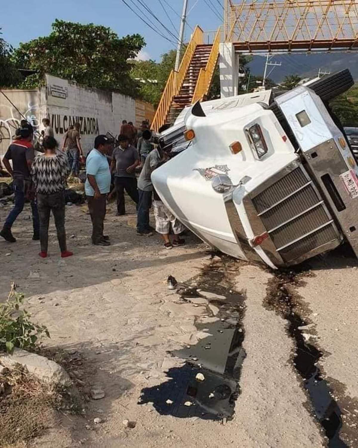 Tragedie în Mexic. Cel puțin 53 de migranți au murit, iar 58 au fost grav răniți, după ce un camion s-a răsturnat