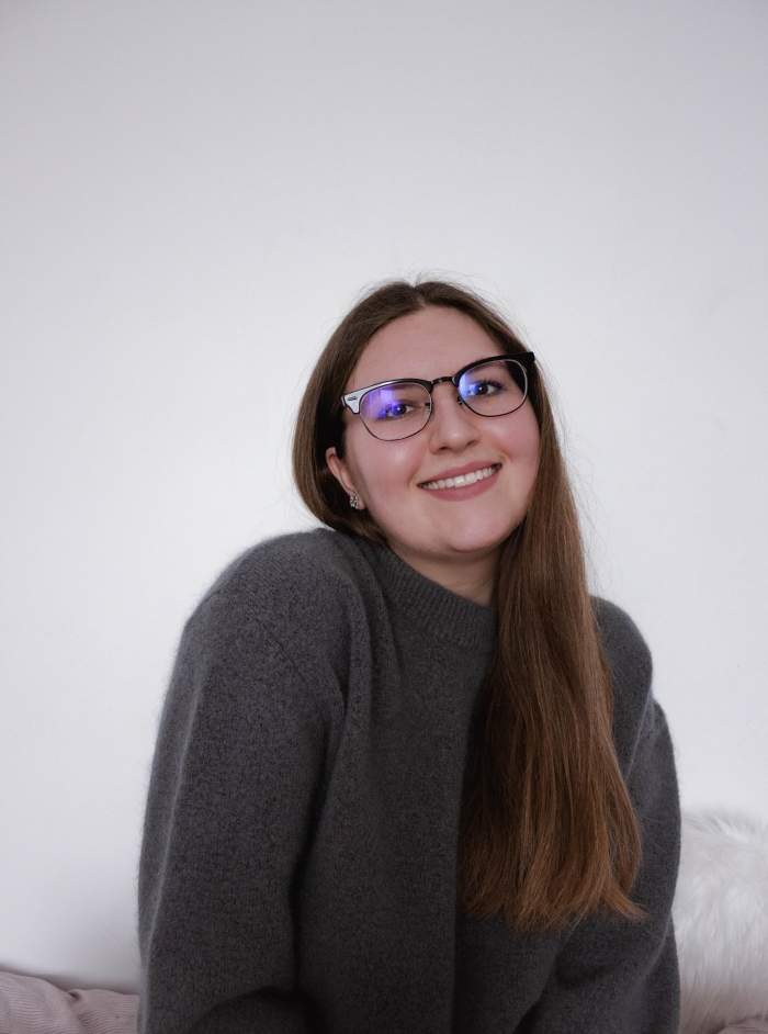 Cine este studenta găsită moartă, împreună cu iubitul ei, în vila din Iași. Ioana Vanesa Burlacu a fost înjunghiată şi incendiată / FOTO