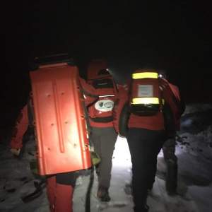 Un bărbat a fost găsit mort de Salvamontiștii din Gheorgheni, după ce a fost atacat de un urs. Victima se afla într-o casă din pădure