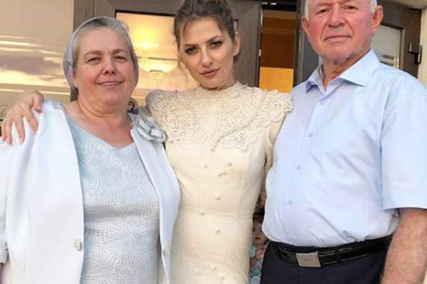 Lidia Buble, destăinuiri din copilărie. Cântăreața are 4 surori și 6 frați: ”Mami ne-a făcut piureul cu bormașina”