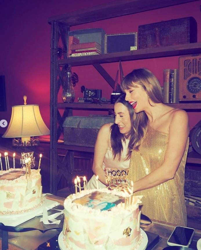 Taylor Swift a împlinit 32 de ani. Cum și-a sărbătorit cântăreața ziua de naștere anul acesta / FOTO