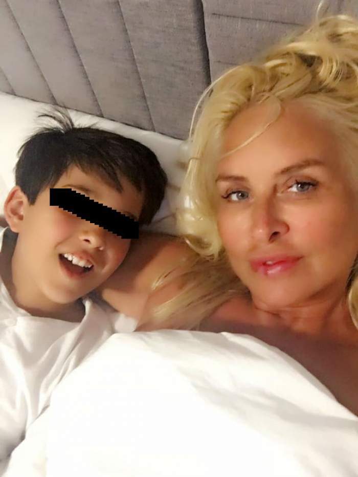 vica blochina si fiul ei in pat