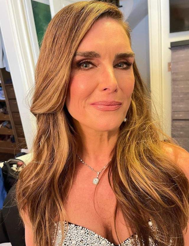 Brooke Shields susține că viața ei sexuală este mai bună acum decât în tinerețe. Celebra actriță are 56 de ani