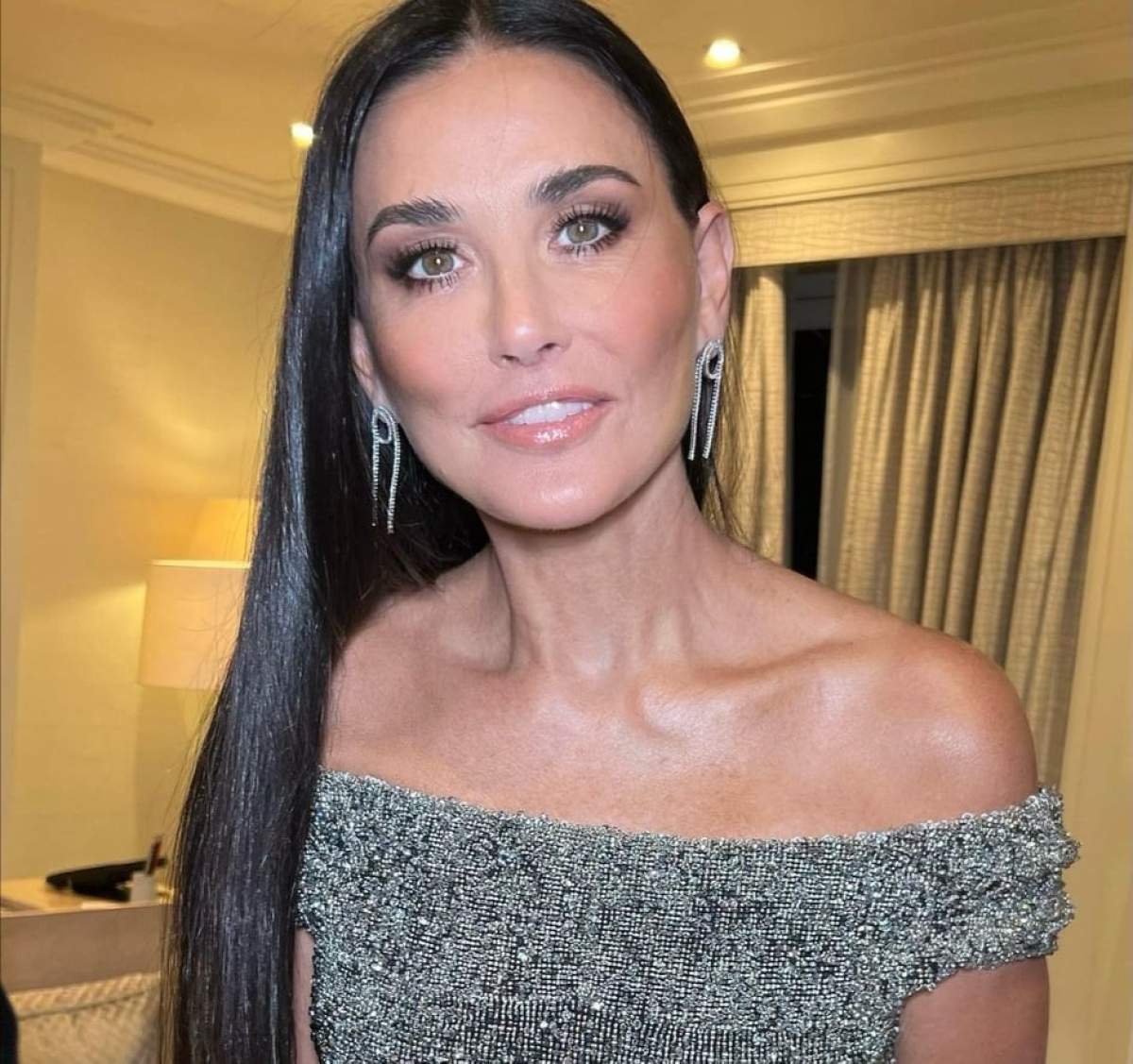 Cum arată Demi Moore fără strop de machiaj pe chip, la 59 de ani. Actrița a fost acuzată că și-a făcut mai multe operații estetice / FOTO