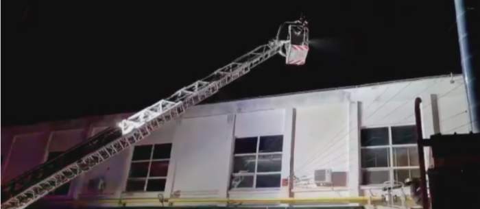 Incendiu de proporții într-o fabrică din Botoșani! Aproape 60 de muncitori s-au evacuat de urgență / FOTO