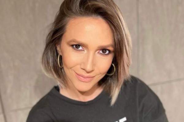 Ce obișnuiește Adela Popescu să facă înainte de a se băga la somn! Prezentatoarea TV, clipe unice cu fiul cel mare: "Execelent moment de introspecție"