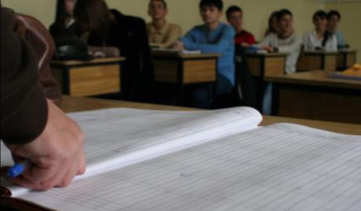 O profesoara din Slobozia a fost înregistrată în timp ce își jignea elevii. Ce a scos-o din minți pe femeia de la catedră: "Uitaţi-vă la mine, măi tâmpiţilor"