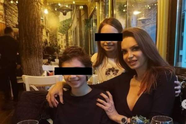 Cristina Spătar își dorește să plece din România! Unde vrea să se mute cântăreața împreună cu copiii săi: "Nu mai am pe nimeni aici"