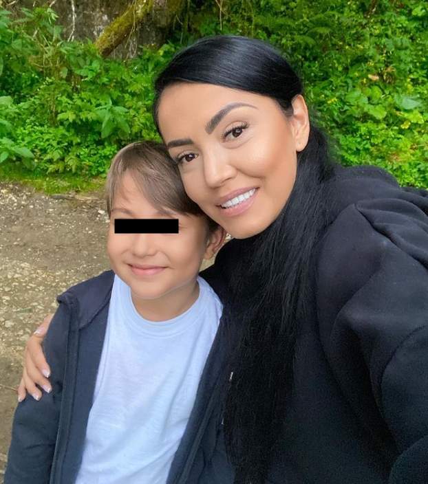 andreea mantea selfie cu fiul ei