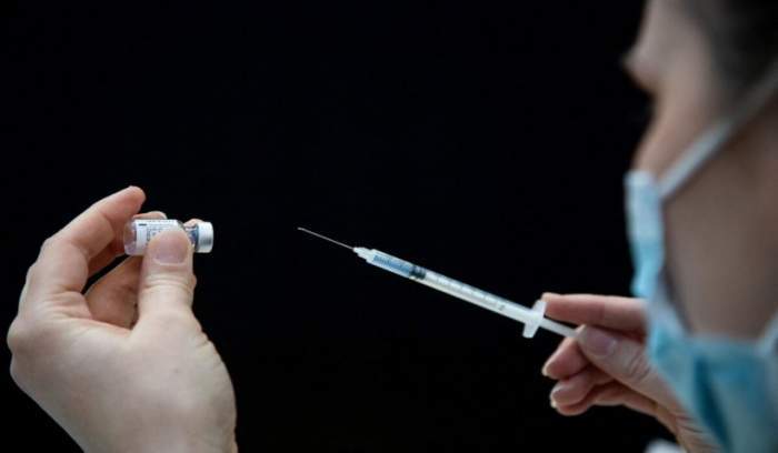 Un nou vaccin împotriva COVID-19 a fost autorizat de Agenţia Europeană a Medicamentului. Cum va fi administrat al cincilea ser