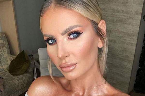 Cum arată Andreea Bănică nemachiată la vârsta de 43 de ani! Artista nu are operații estetice / FOTO