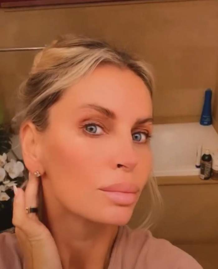 Cum arată Andreea Bănică nemachiată la vârsta de 43 de ani! Artista nu are operații estetice / FOTO