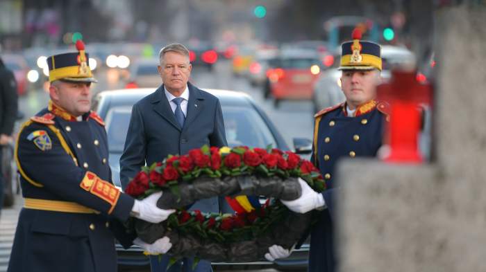 Președintele Klaus Iohannis, mesaj cu prilejul Zilei Victoriei Revoluției Române și a Libertății: ”Este rușinos că nimeni nu a plătit pentru victimele acelui masacru”