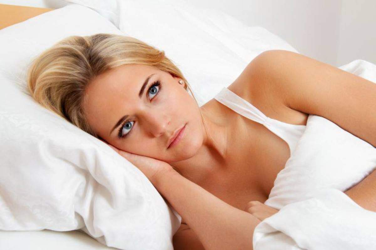 Cum să îți dai seama dacă ești infectat cu tulpina Omicron a noului coronavirus. Simptomul care apare doar noaptea, în somn