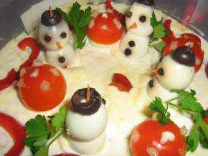 Idei de ornat salata boeuf pentru Crăciun. Modele simple sau spectaculoase