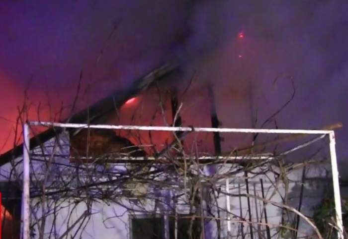 O femeie din Vaslui a ars de vie, după ce a vrut să încălzească o cameră, pentru a primi colindătorii: ”Au îmbulzit flăcările” / FOTO