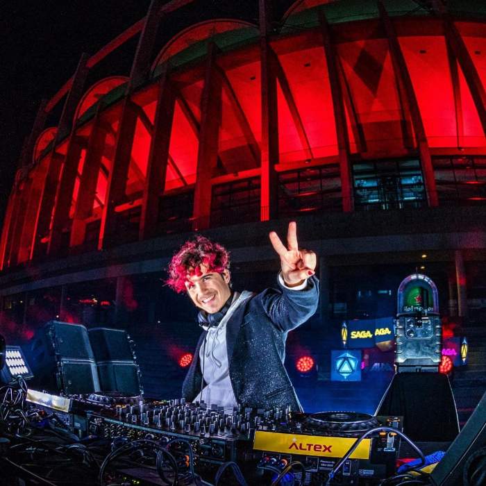 Alexandra Stan iubește din nou, la trei luni după ce a divorțat de Emanuel Necatu. Cine este Alex Parker, noul ei partener de viață