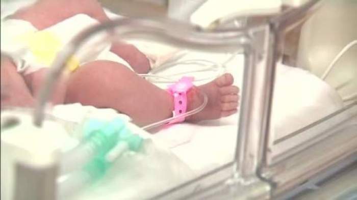 Suspiciune de infectare cu Omicron la un nou-născut din Pitești. Ce spun medicii despre starea actuală a bebelușului