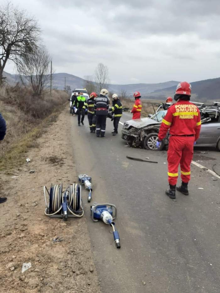 Accident grav în Cluj! Un bărbat a murit și alte două persoane au fost rănite în urma unei coleziuni dintre un autoturism și o autoutilitară