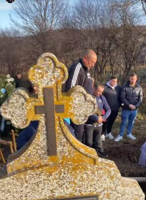 Ion Șmecherul a fost condus pe ultimul drum! Imagini de la înmormântarea celebrului cioban / FOTO