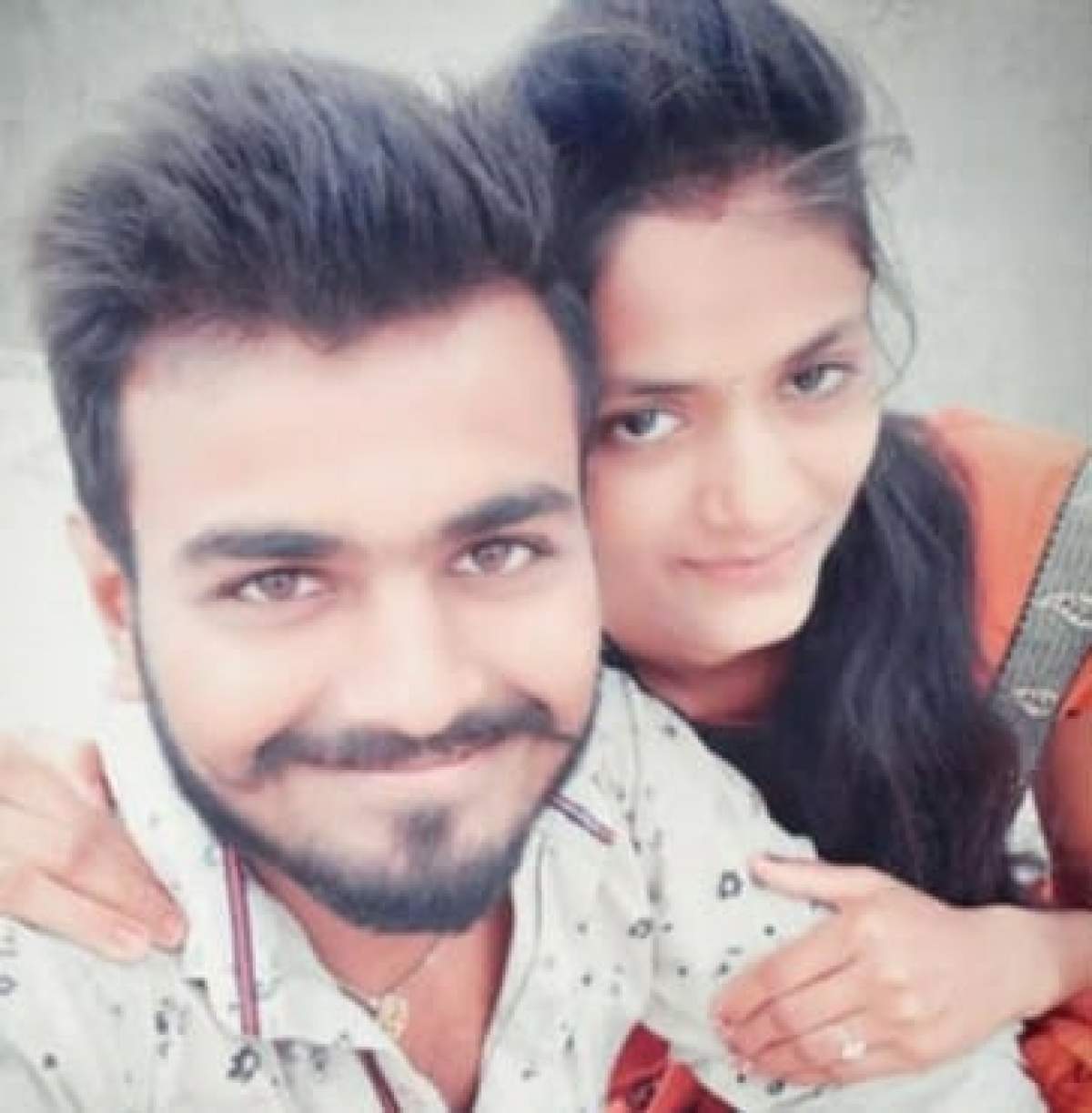Un adolescent din India și-a decapitat sora însărcinată, cu ajutorul mamei lor