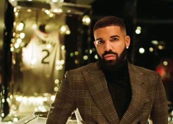 Drake la costum