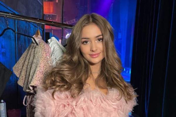 Iuliana Beregoi a sărbătorit 5 ani de carieră. Mesajul emoționat al artistei de 17 ani: „Vă iubesc!”