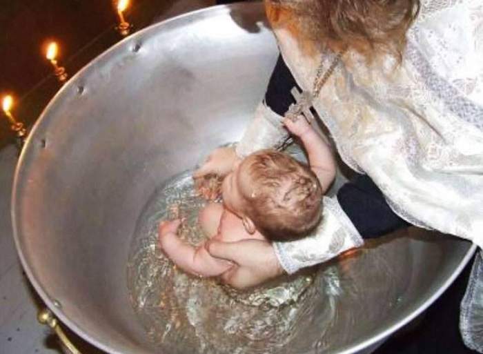 bebelus botez