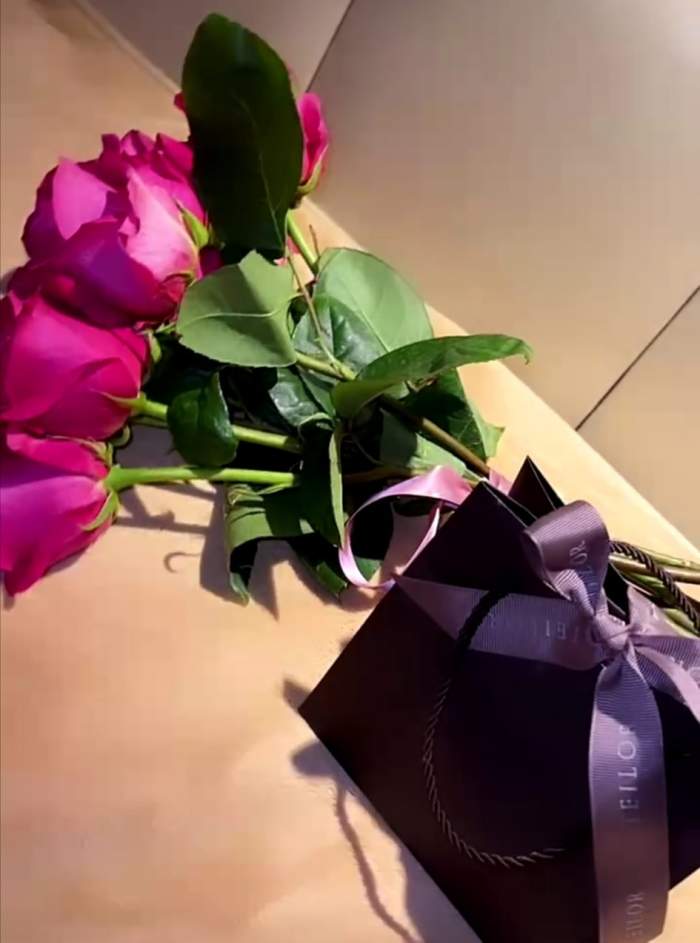 Florile și cadoul primit de Karmen Simionescu