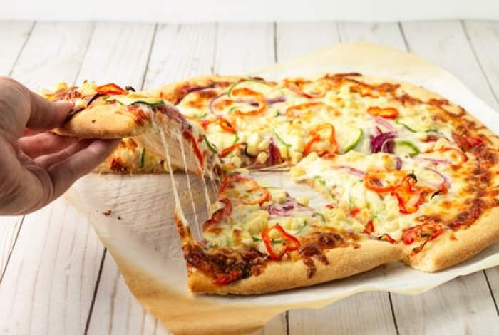 Cea mai buna pizza făcută în casă. Rețeta e mai simplă decât ai crede