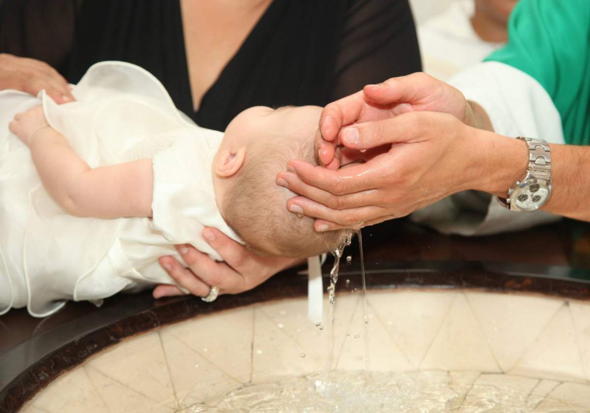Botezul la catolici și la ortodocși