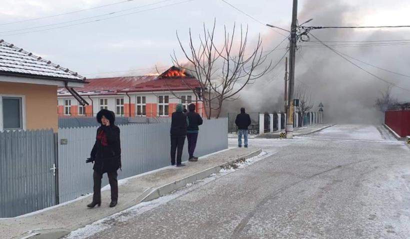 Nimeni nu se afla în unitatea școlară la momentul incendiului