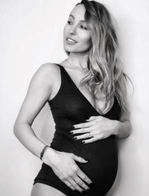 Flavia Mihășan, ipostază super sexy cu burtica de gravidă! Cum arată fosta asistentă TV însărcinată în 6 luni / FOTO