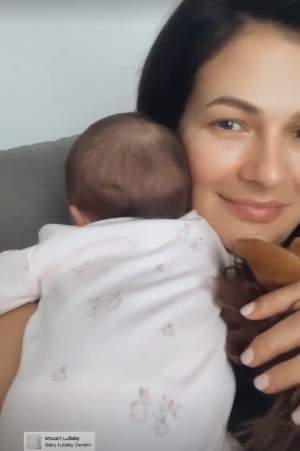 Olguța Berbec, fotografie emoționantă cu fetița sa, la doar câteva săptămâni de când a născut!