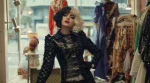Emma Stone vs. Glenn Close în rolul Cruella de Vil. Imagini cu ambele actrițe