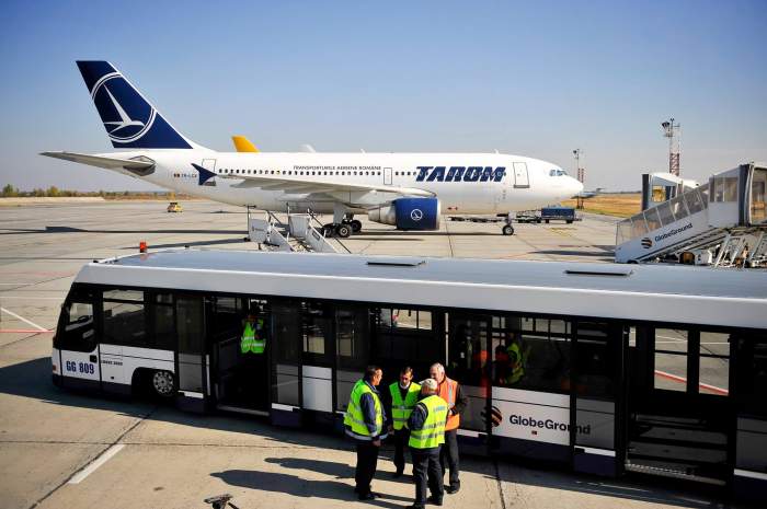 Zeci de români sunt blocați pe aeroportul din Cancun