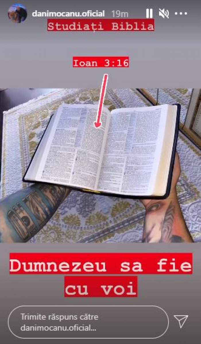 Dani Mocanu cu biblia în brațe.