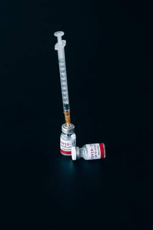 Cea mai mare tranșă de vaccinuri Pfizer, a zecea, va ajunge luni în țară. Câte doze vor fi livrate
