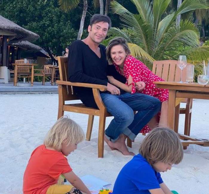 Adela Popescu și Radu Vâlcan în vacanță, alături de cei mici.