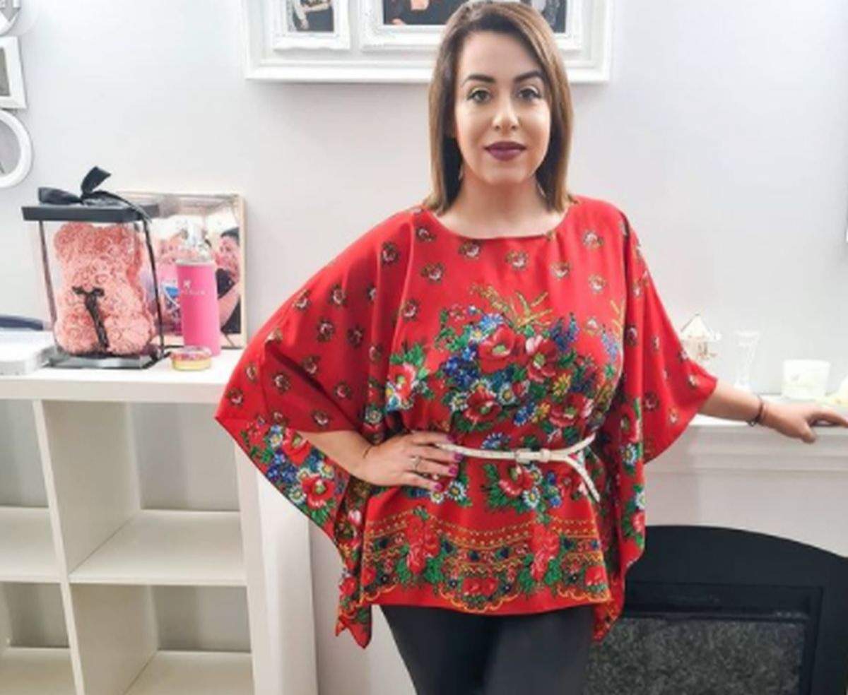 oana roman in bluza rosie