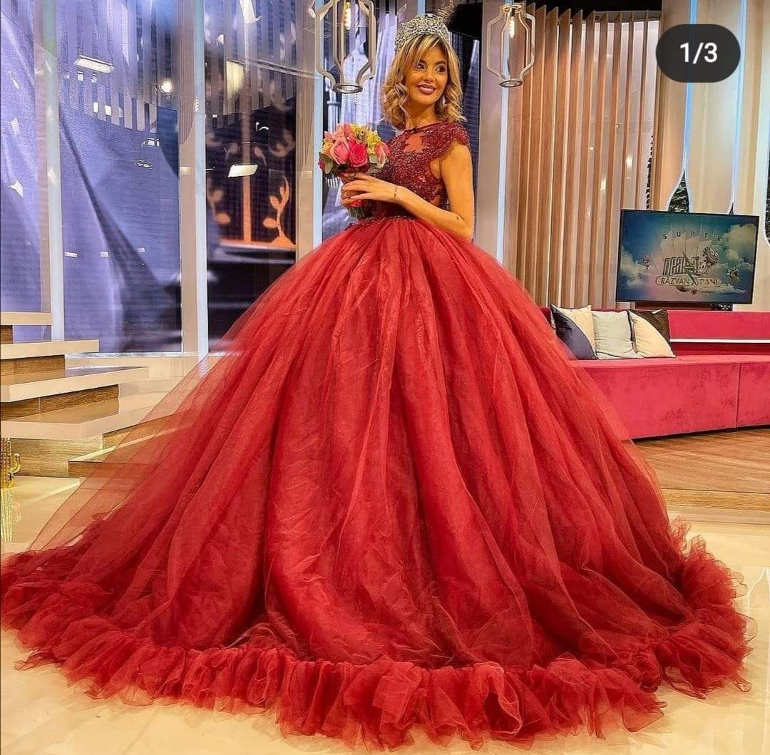 Ramona Olaru, în rochie roșie de prințesă